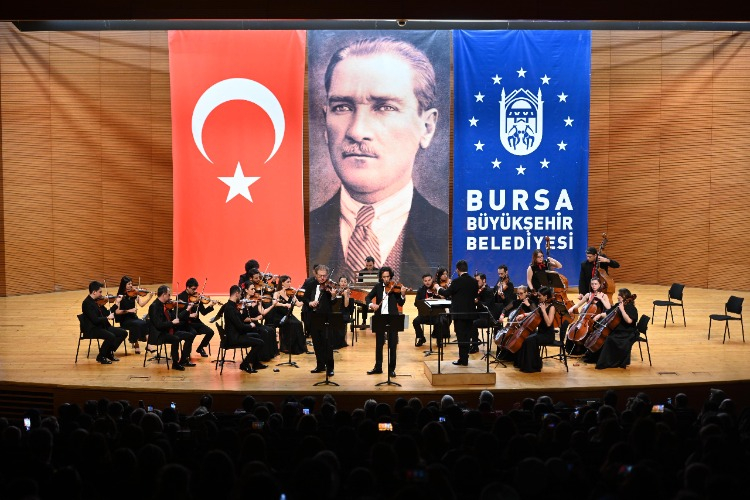 Bursa Oda Orkestrası, ilk konseriyle sanatseverlerle buluştu