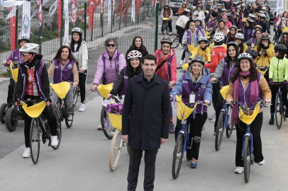 Kadınlar sarı bezleri astı, toplumsal eşitlik için pedal çevirdi